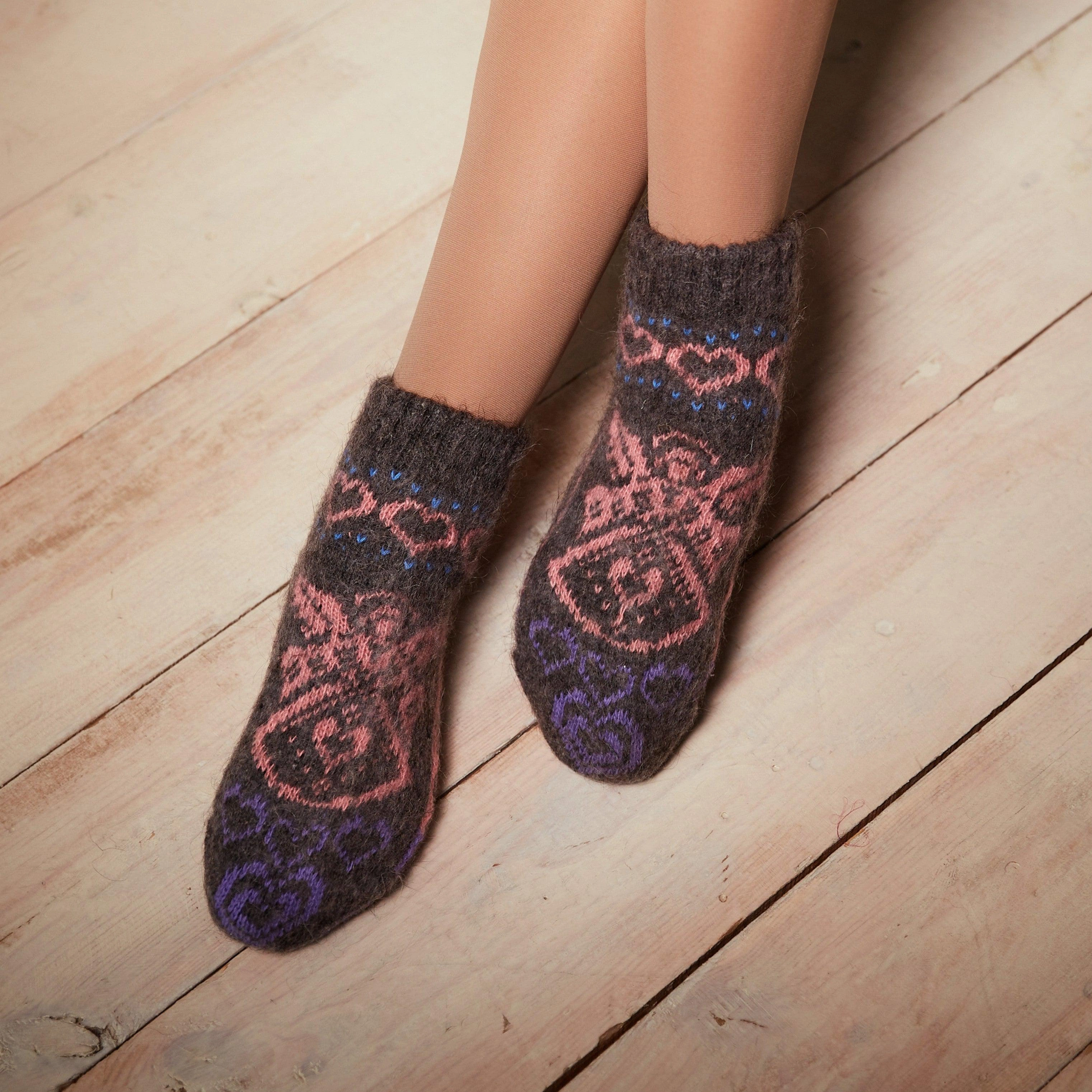 Cozy Angel Love Goat Wool Socks: Softest Comfort for Her Feet.